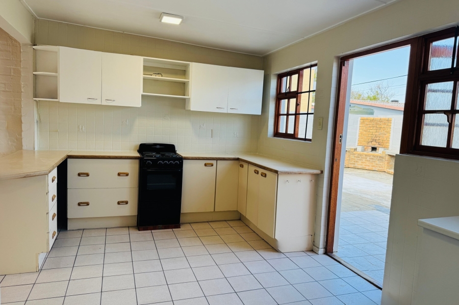 3 Bedroom Property for Sale in Sandbaai Western Cape